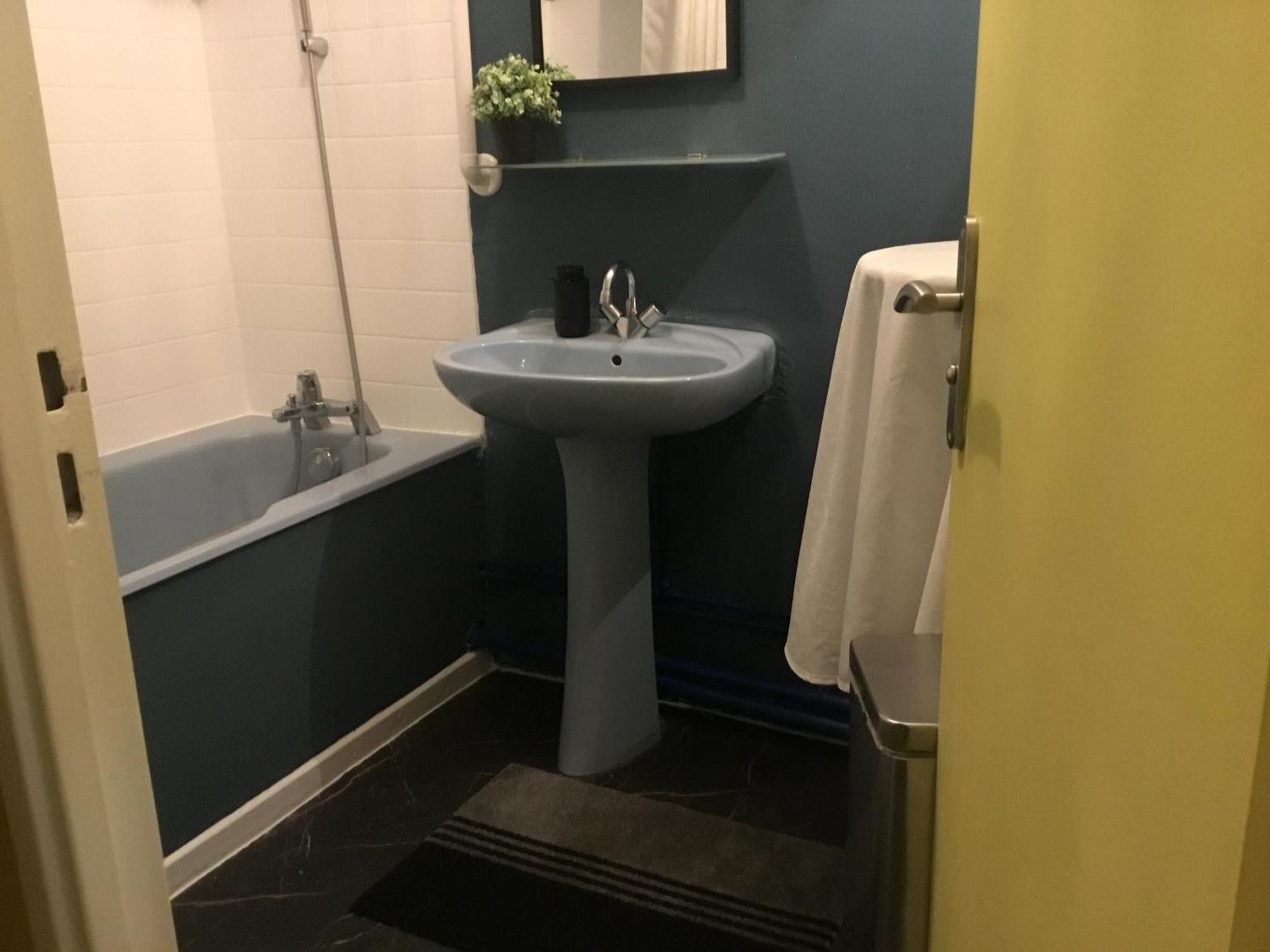 Just For Sleep-Daily Stay 20H To 10H Apres Votre Arrivee Dans Le Batiment D'Entree, Contact I'Hote Via Le Message Ici De Reservation Pour L'Enregistrement I'Entree Dans La Propriete Sans I'Approbation Est Interdite-Resevation D'Un Tiers Est Inaccepta Bobigny Ngoại thất bức ảnh